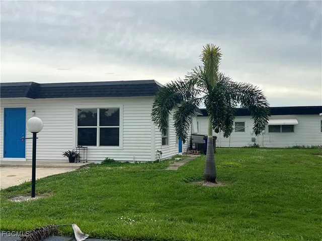 $1,195 | 43 Tangelo Court, Lehigh Acres, FL 33936