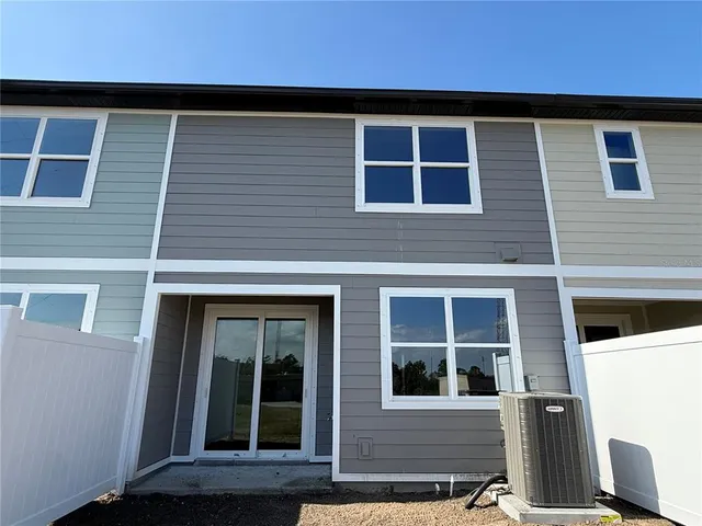 a view of front of a house
