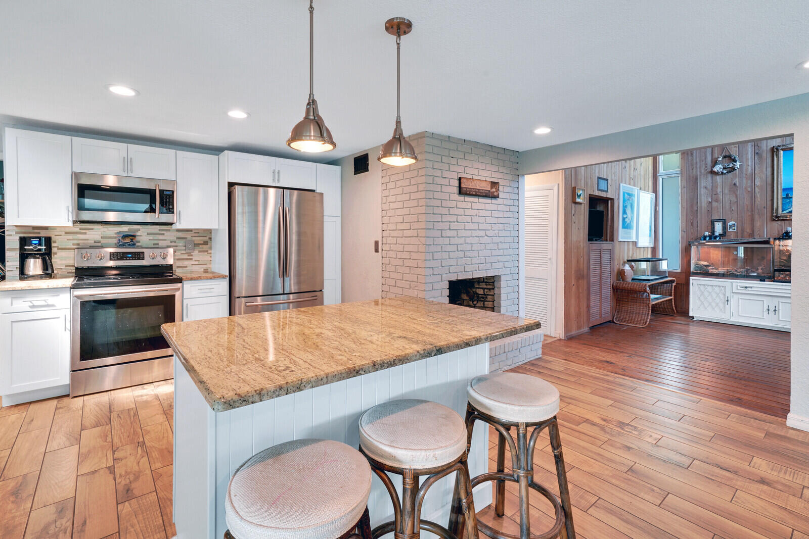 925 Southwest Rustic Circle Stuart, FL 34997 - Photo 27 of 43 Roomy kitchen area