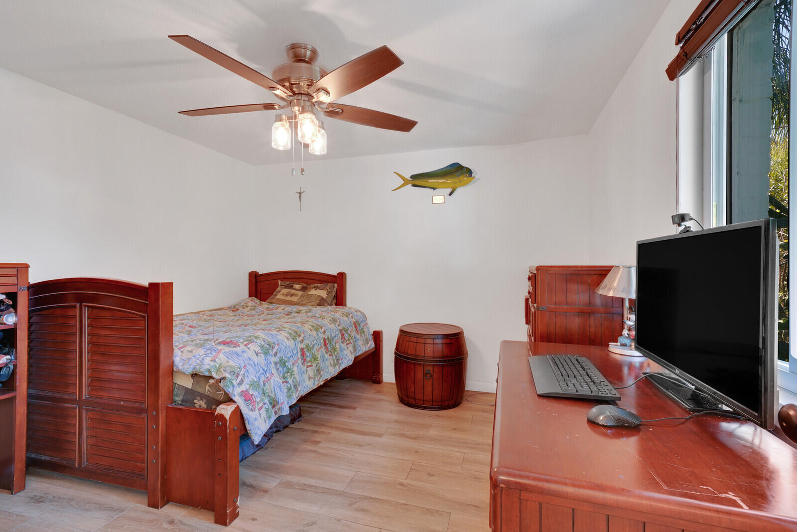 925 Southwest Rustic Circle Stuart, FL 34997 - Photo 33 of 43 2nd guest bedroom downstairs