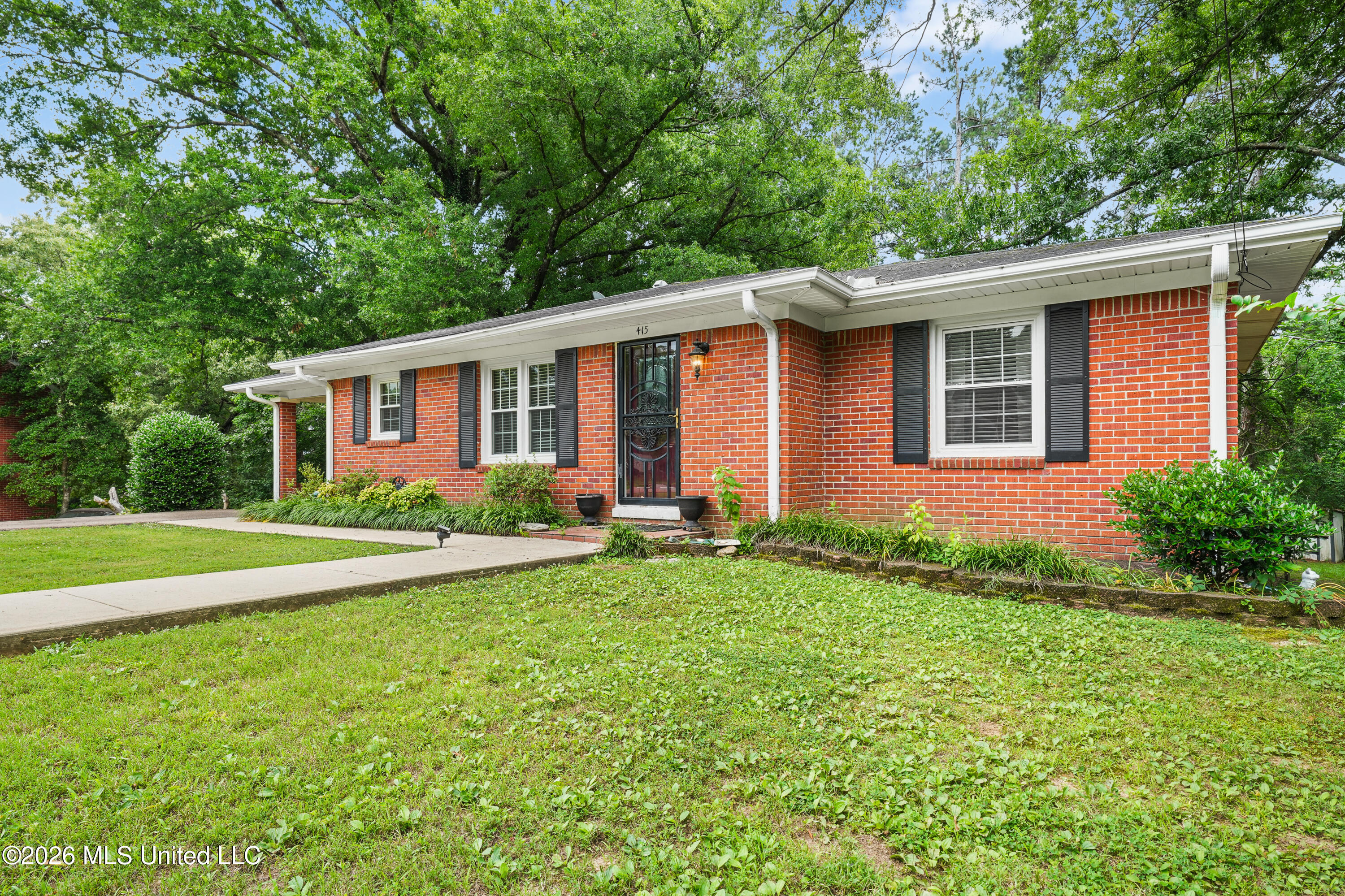 415 Hamilton Street Holly Springs, MS 38635 - Photo 3 of 23 DSC08330
