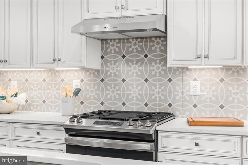 334 Ruffian Rd Camp Hill Camp Hill, PA 17011 - Photo 6 of 24 a stove top oven sitting inside of a kitchen