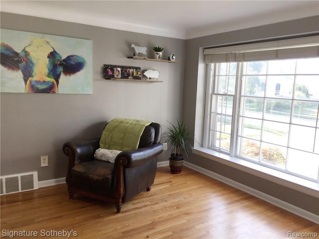 1069 Cambridge Road Berkley, MI 48072 - Photo 3 of 22
