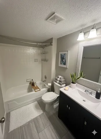 $1,975 | 511 Aurora Avenue, Unit 116, Naperville, IL 60540