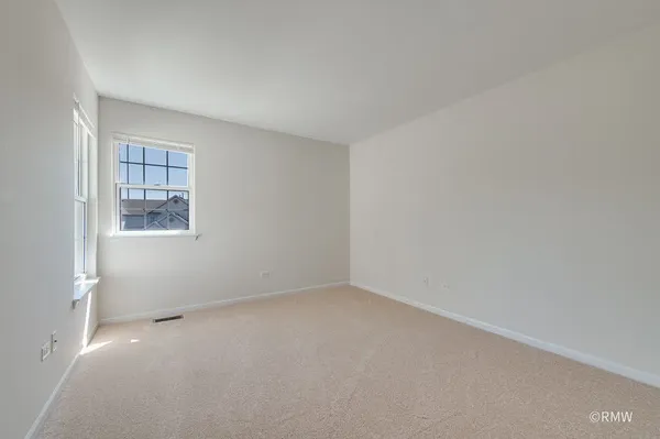 $2,500 | 1788 Grove Avenue, Schaumburg, IL 60193