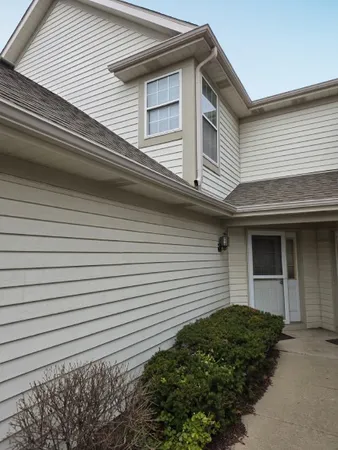 $2,500 | 1788 Grove Avenue, Schaumburg, IL 60193