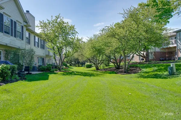 $2,500 | 1788 Grove Avenue, Schaumburg, IL 60193