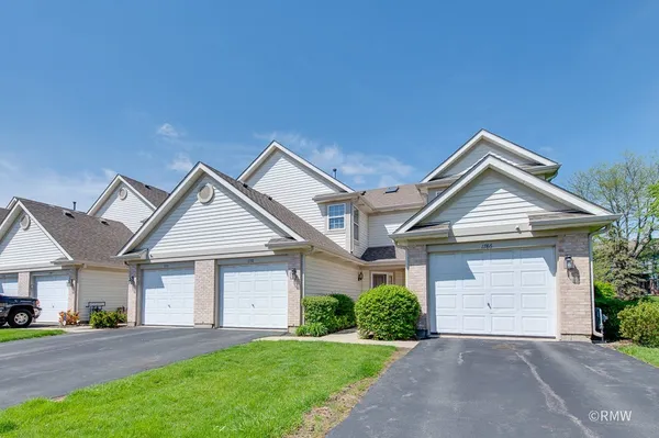 $2,500 | 1788 Grove Avenue, Schaumburg, IL 60193