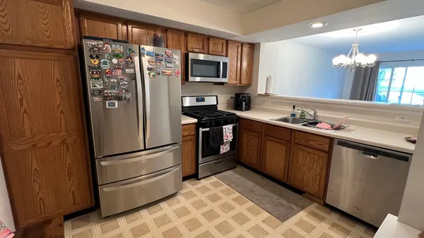 $2,500 | 1788 Grove Avenue, Schaumburg, IL 60193