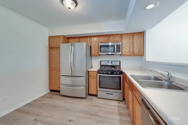 $2,500 | 1788 Grove Avenue, Schaumburg, IL 60193
