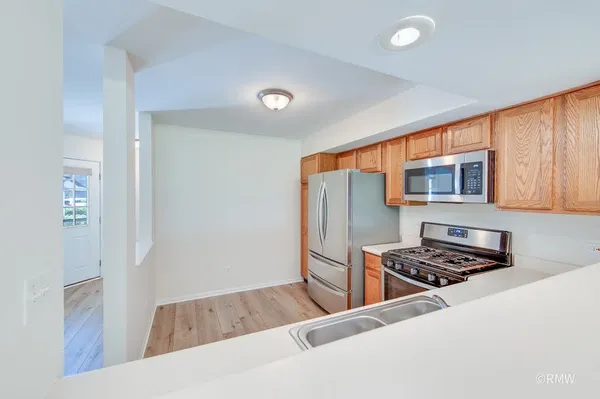$2,500 | 1788 Grove Avenue, Schaumburg, IL 60193