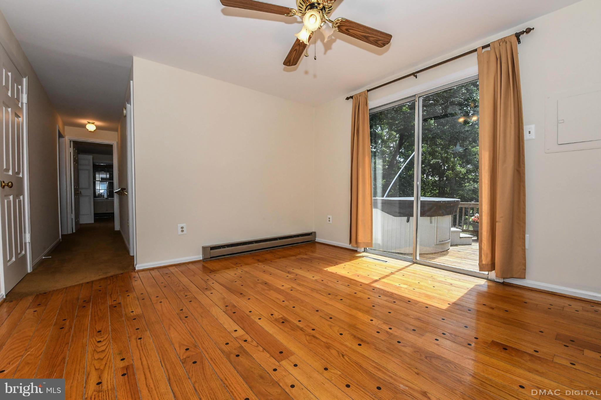 22205 Peach Tree Road Boyds, MD 20841 - Photo 12 of 18 Dining Room