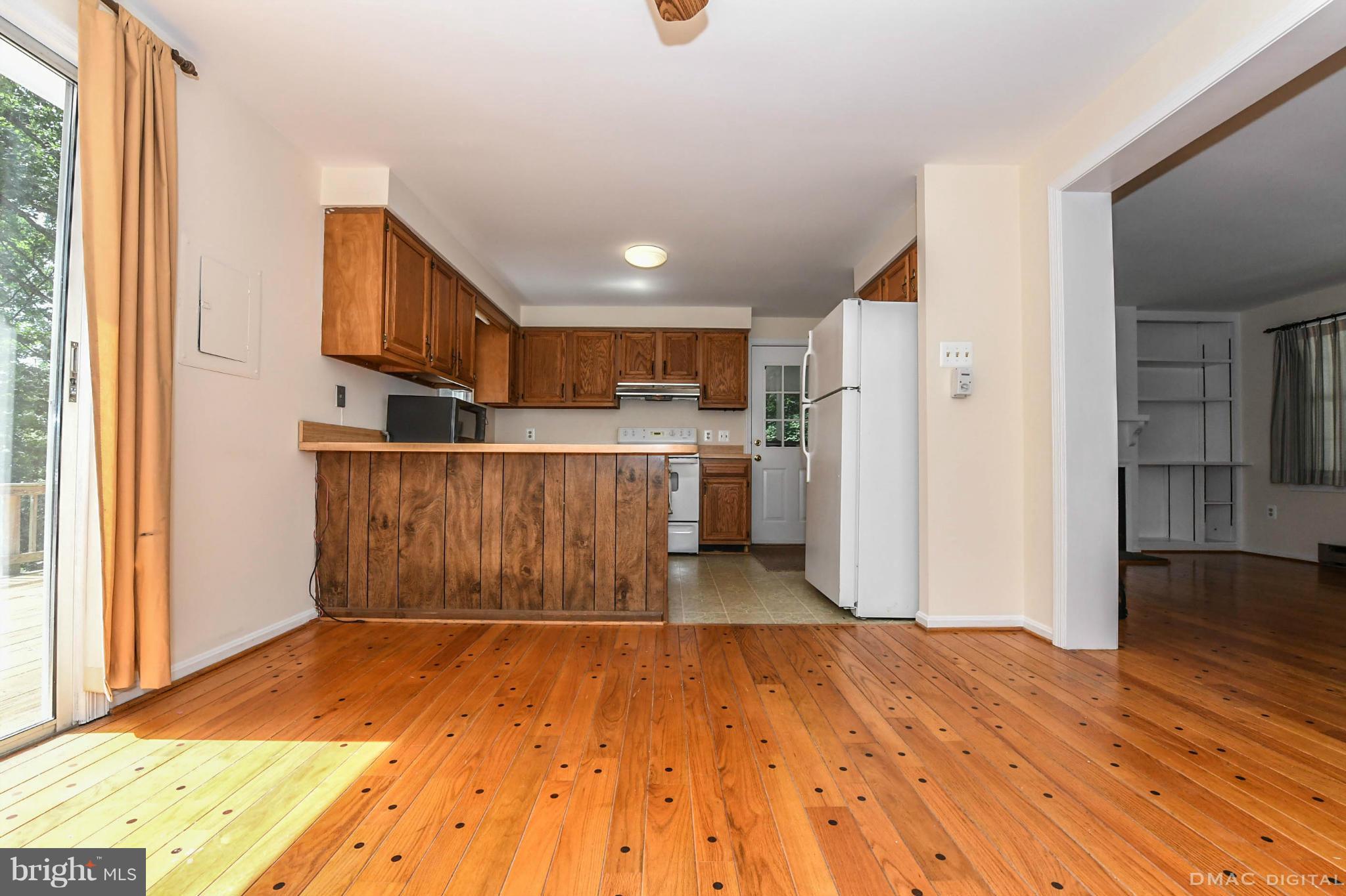 22205 Peach Tree Road Boyds, MD 20841 - Photo 7 of 18 Kitchen