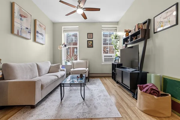 $3,100 | 30 East Concord Street, Unit 10, Boston, MA 02118