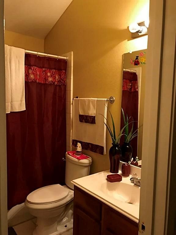 1706 Riane Lane Houston, TX 77049 - Photo 3 of 10