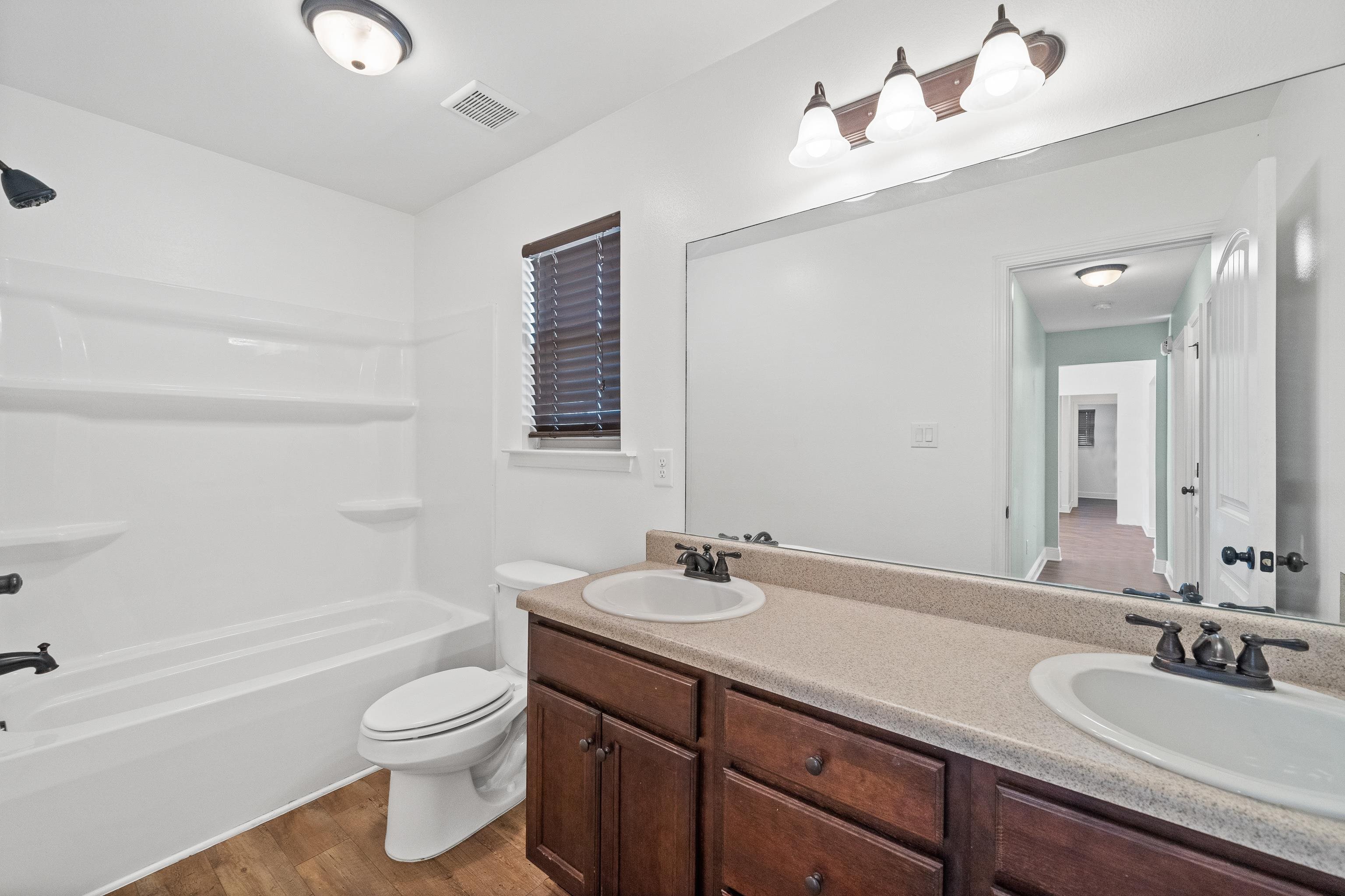 18634 Explorer Drive Loxley, AL 36551 - Photo 24 of 31 Bathroom