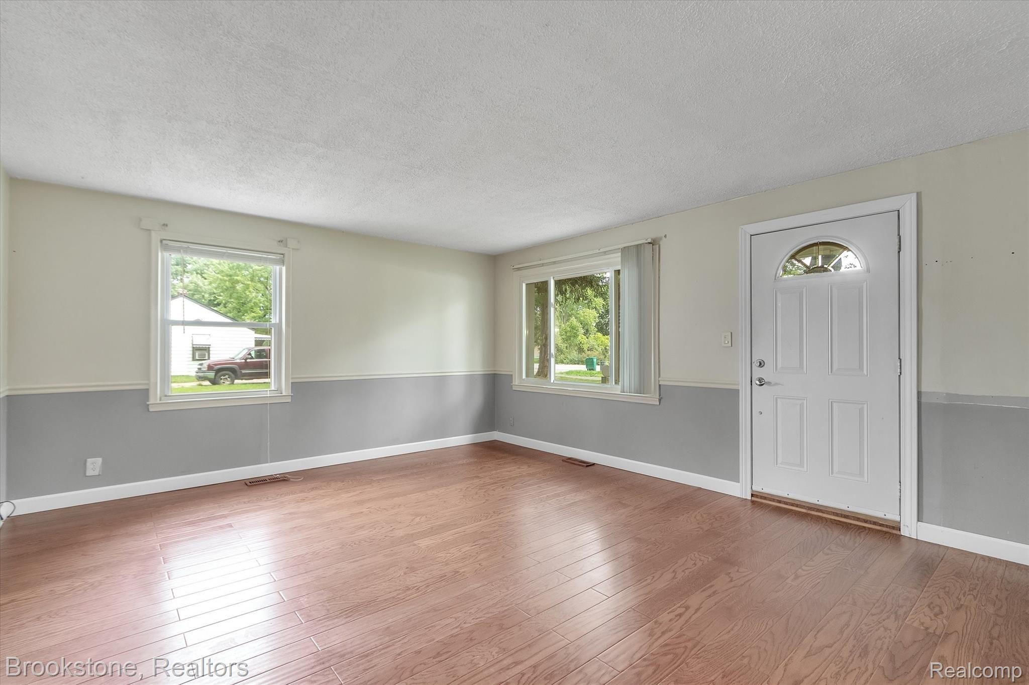 5219 Sashabaw Road Clarkston, MI 48346 - Photo 7 of 35 07-5219-Sashabaw-Rd-Windowstill-Real-Estate-Photography-7.jpg