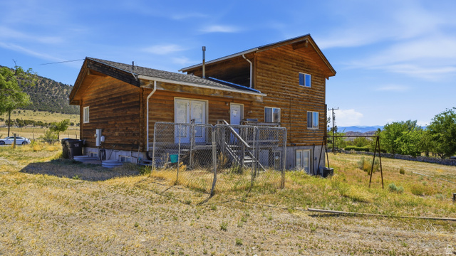 813 East Canyon Road Mayfield, UT 84643 - Photo 4 of 41