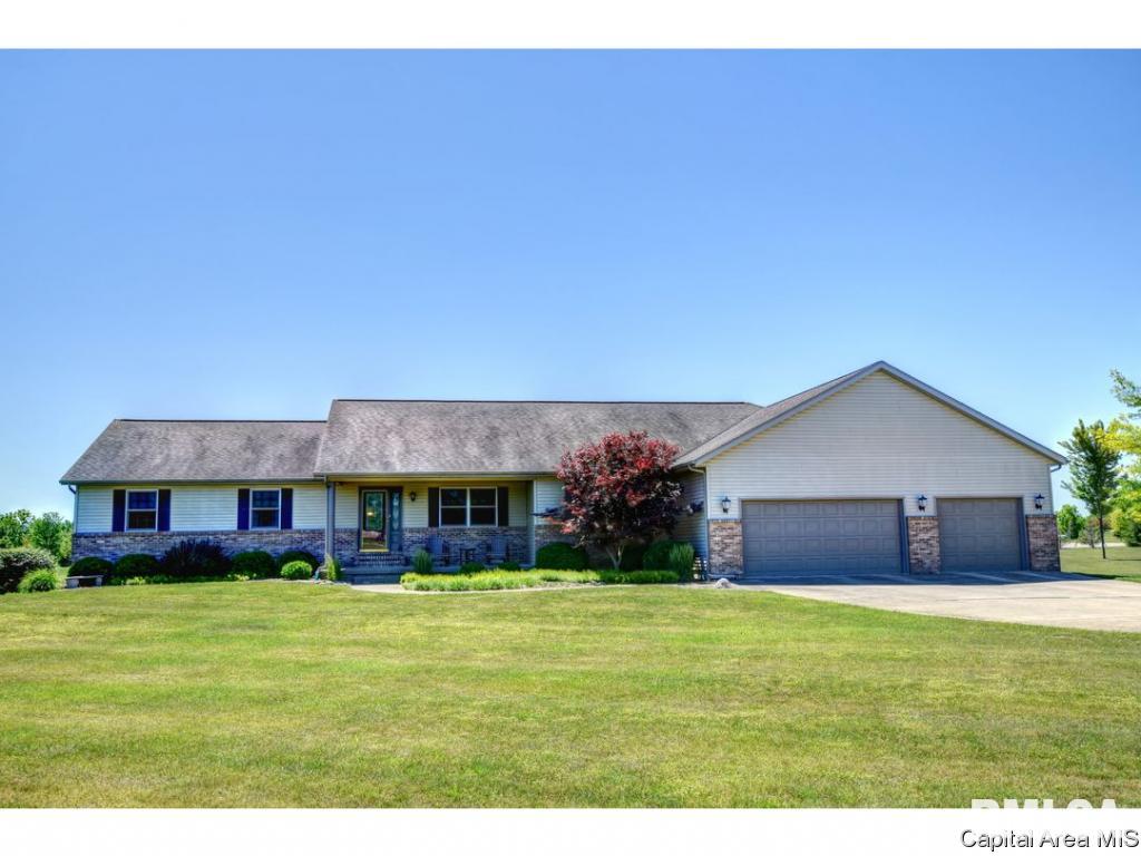 6981 Mansion Road Chatham, IL 62629 - Photo 1 of 31