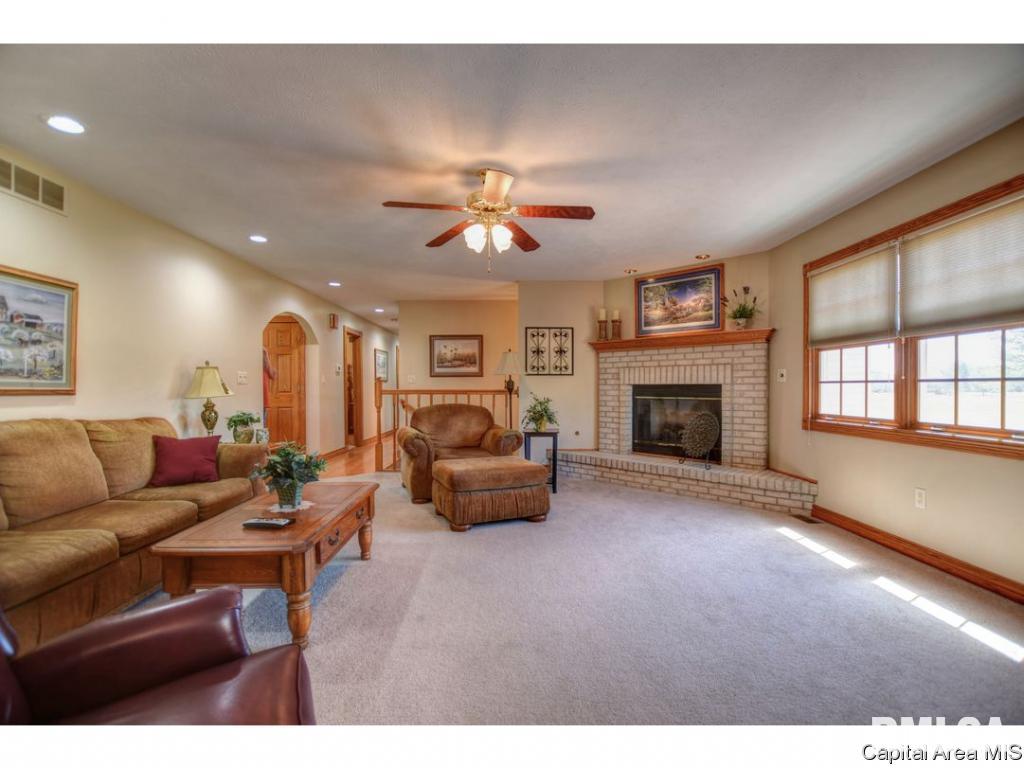 6981 Mansion Road Chatham, IL 62629 - Photo 12 of 31