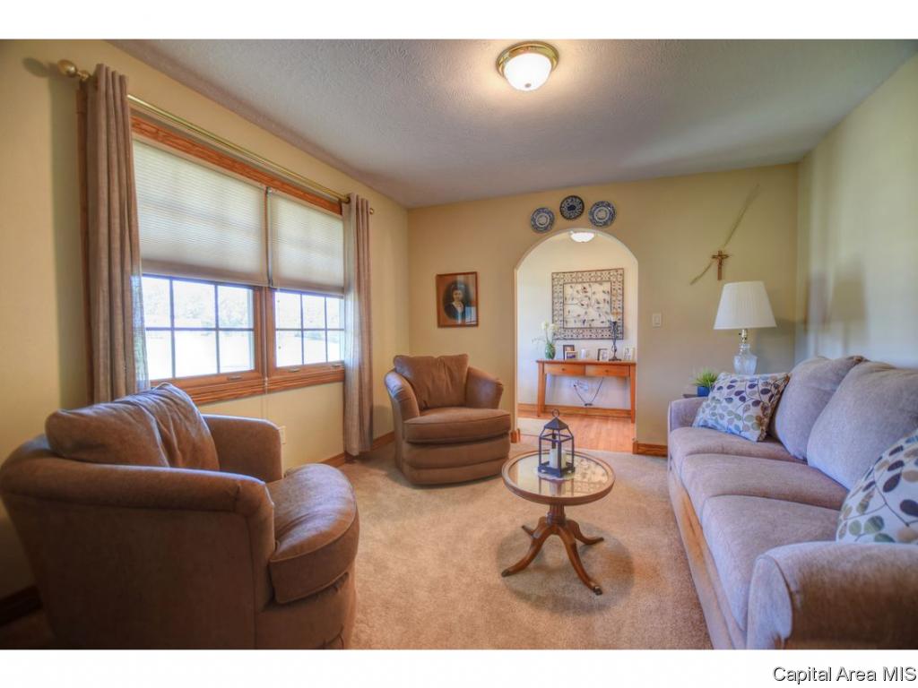 6981 Mansion Road Chatham, IL 62629 - Photo 3 of 31