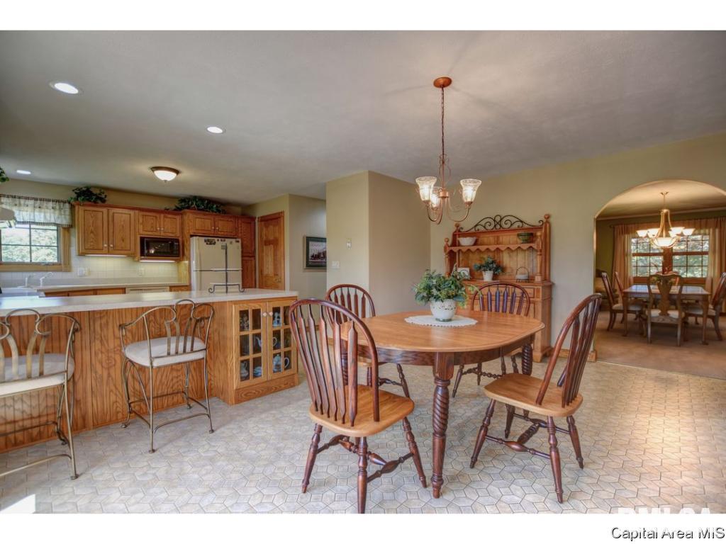 6981 Mansion Road Chatham, IL 62629 - Photo 8 of 31