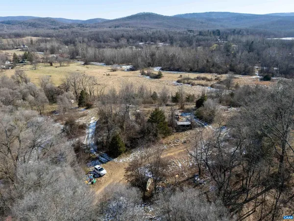a view of a dry yard