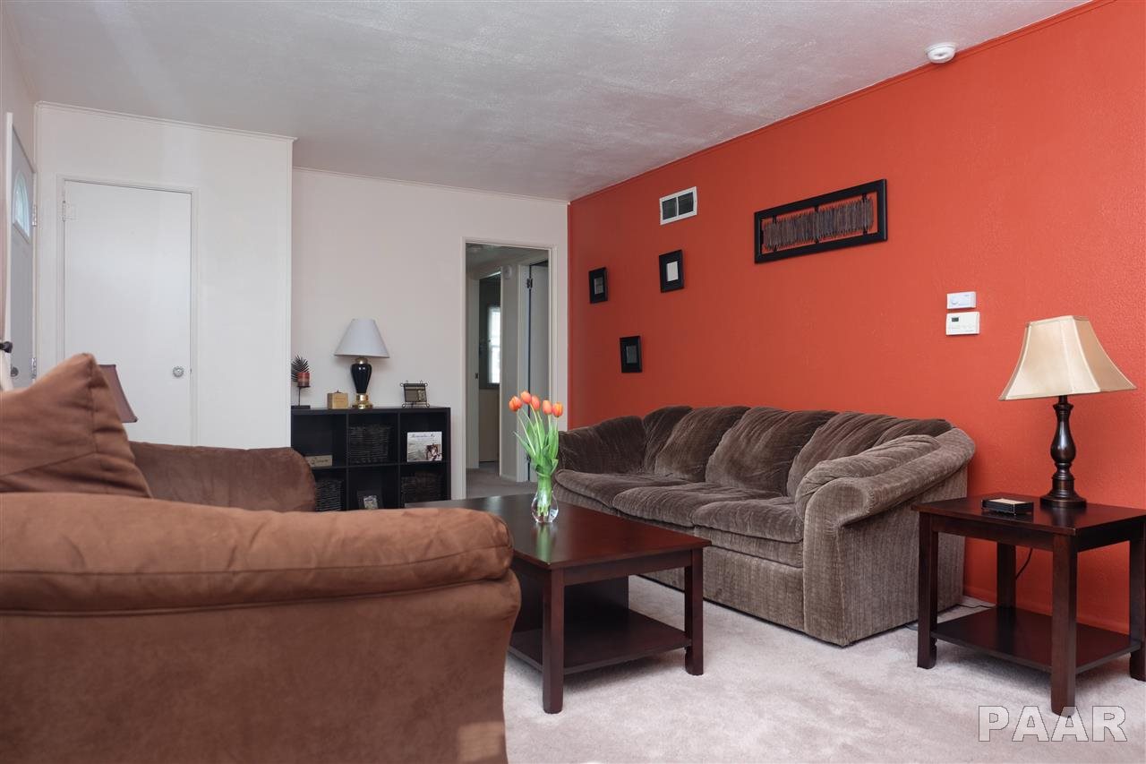 902 West Ridgemont Road Peoria, IL 61614 - Photo 5 of 36 Gallery Image 5