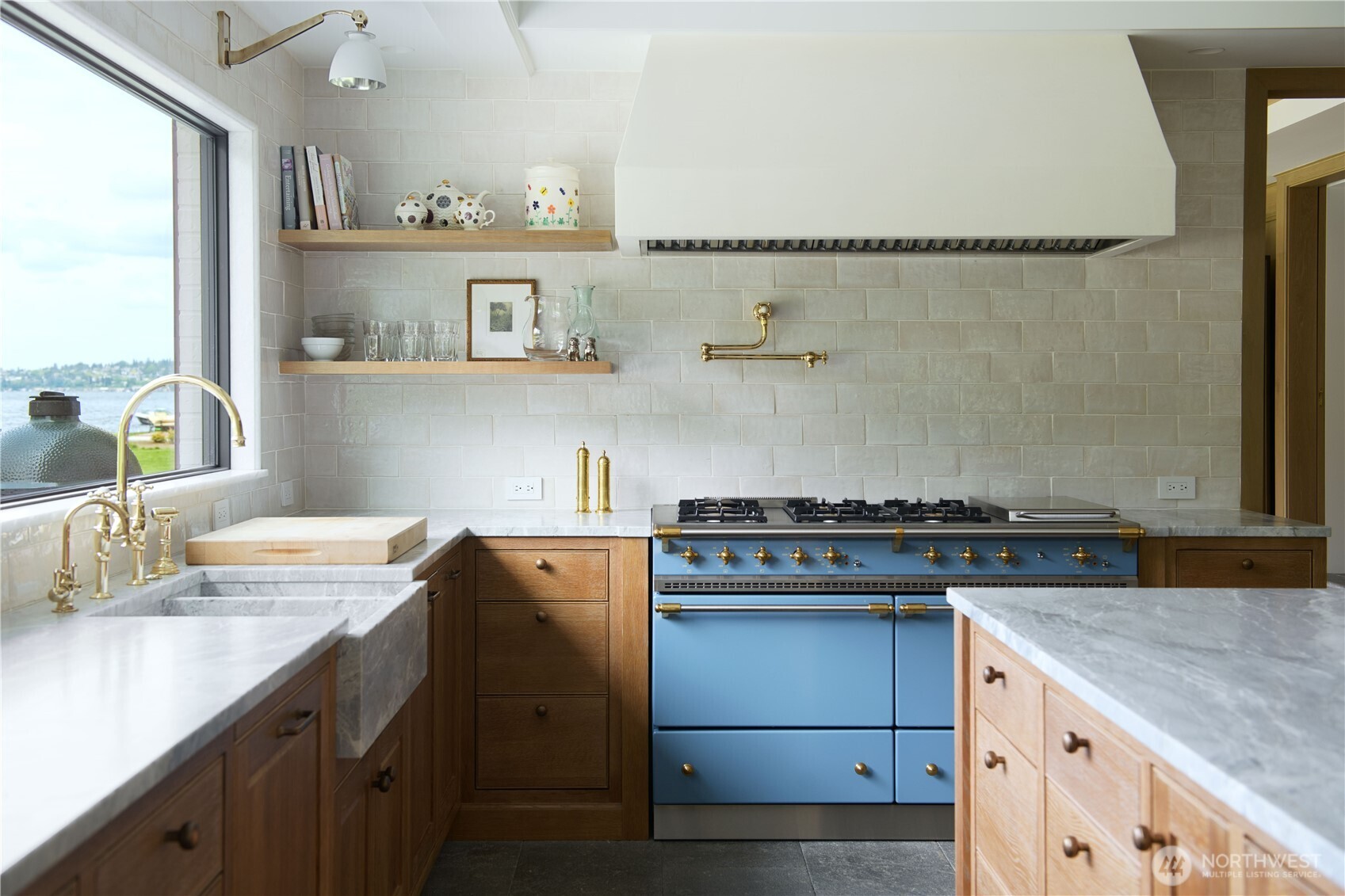 8580 Hunts Point Lane Hunts Point, WA 98004 - Photo 12 of 40