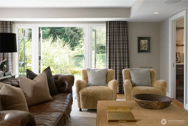 $17,995,000 | 8580 Hunts Point Lane, Hunts Point, WA 98004