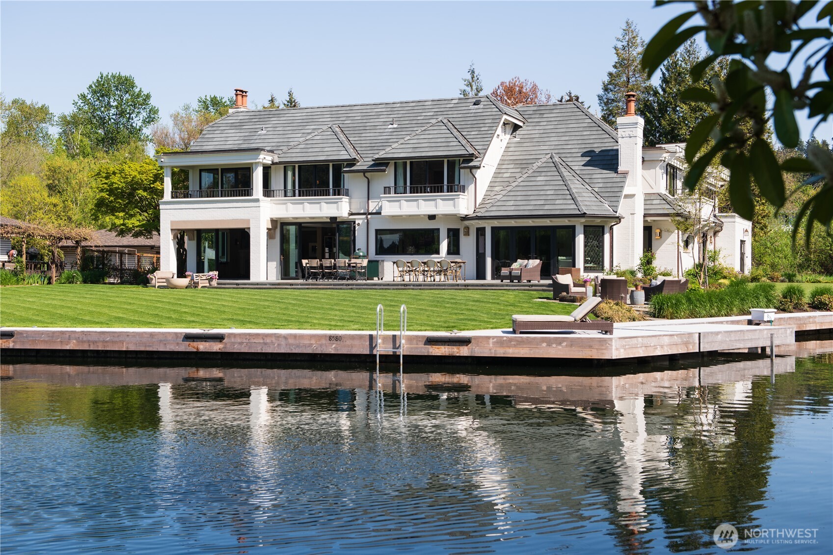 8580 Hunts Point Lane Hunts Point, WA 98004 - Photo 2 of 40