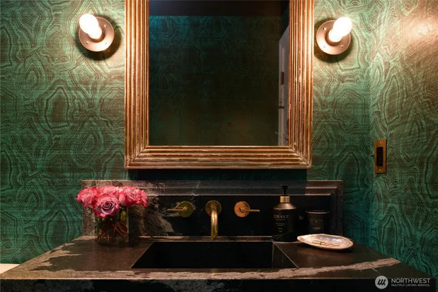 $17,995,000 | 8580 Hunts Point Lane, Hunts Point, WA 98004