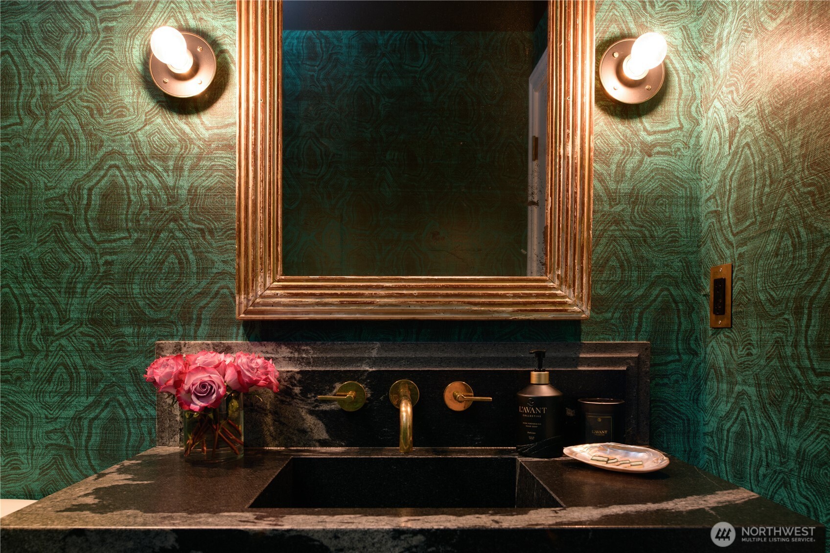 8580 Hunts Point Lane Hunts Point, WA 98004 - Photo 35 of 40