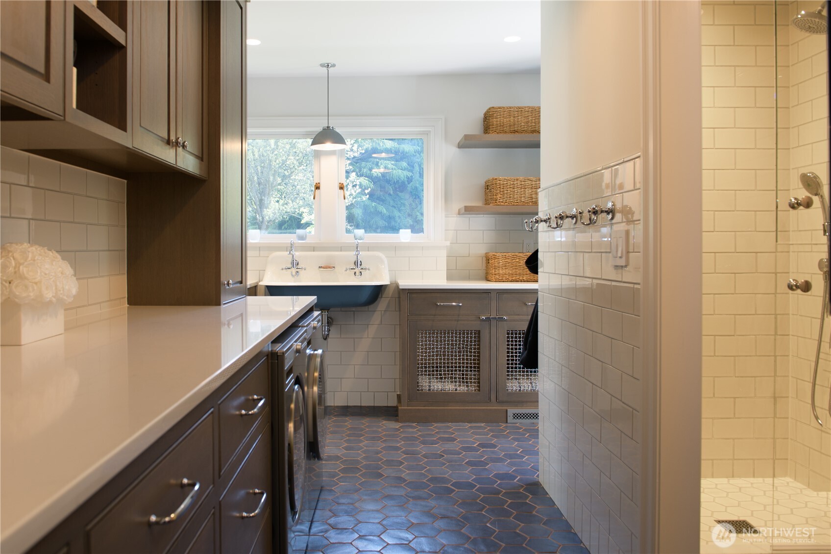 8580 Hunts Point Lane Hunts Point, WA 98004 - Photo 37 of 40