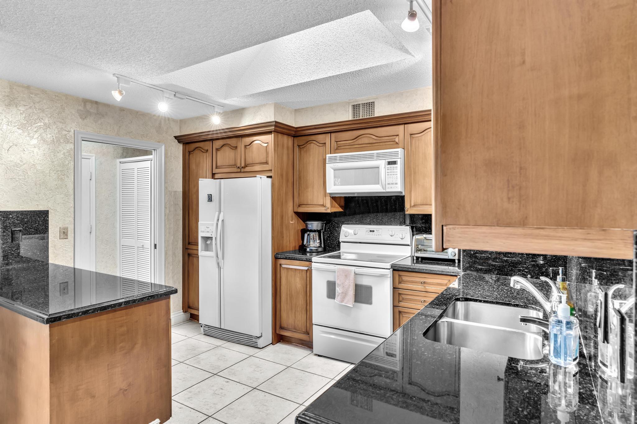 19698 Waters Pond Lane, Unit 704 Boca Raton, FL 33434 - Photo 24 of 49 FPP00281