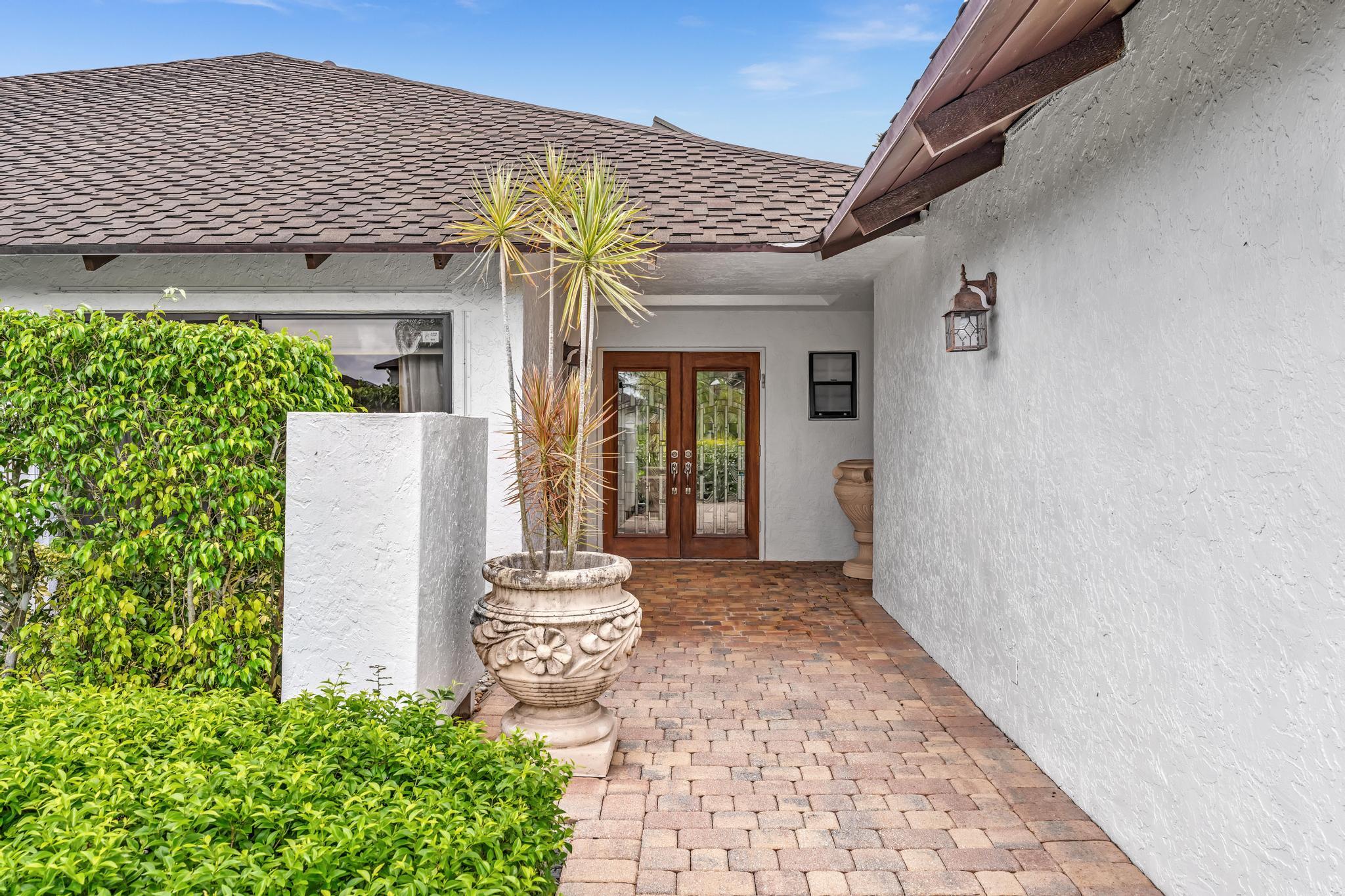 19698 Waters Pond Lane, Unit 704 Boca Raton, FL 33434 - Photo 3 of 49 FPP00041