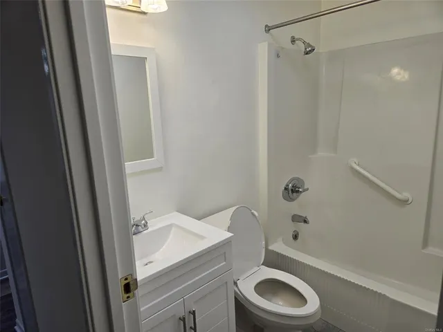 $2,100 | 119 Crooked Hill Road, Unit 202, Pearl River, NY 10965