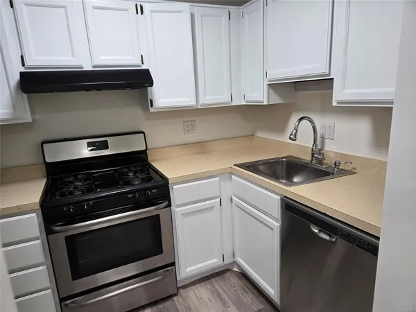 $2,100 | 119 Crooked Hill Road, Unit 202, Pearl River, NY 10965