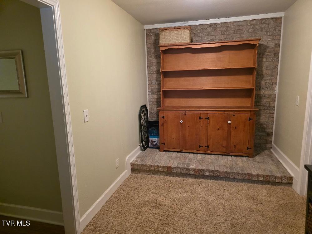 214 Elliott Avenue Erwin, TN 37650 - Photo 15 of 20 elliott sitting room