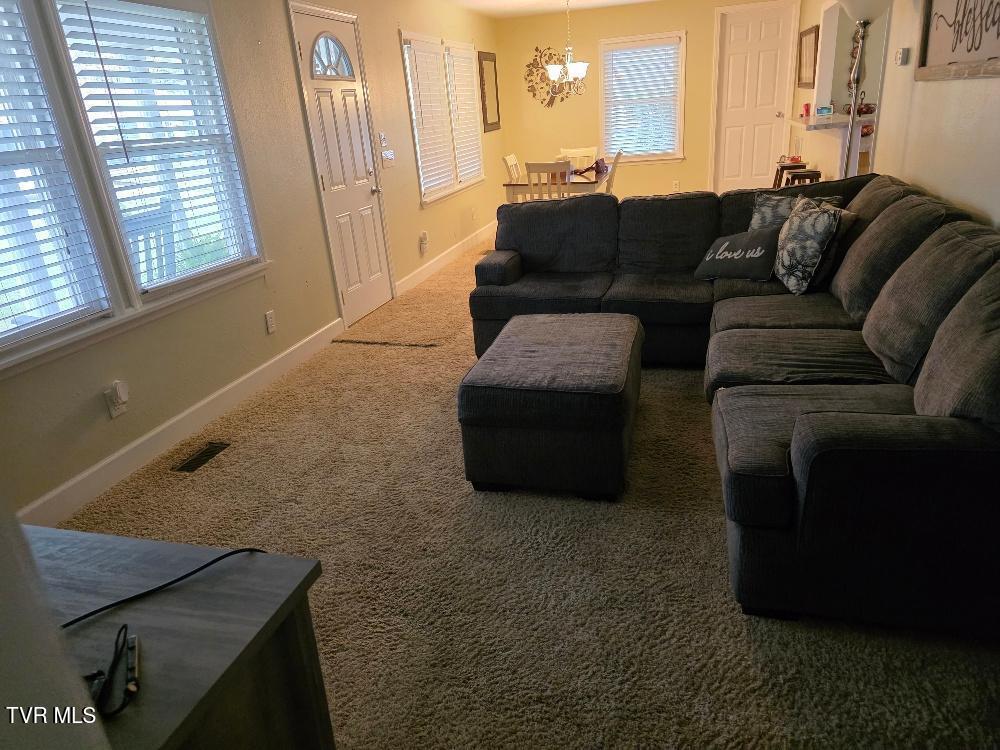 214 Elliott Avenue Erwin, TN 37650 - Photo 2 of 20 elliott liv room