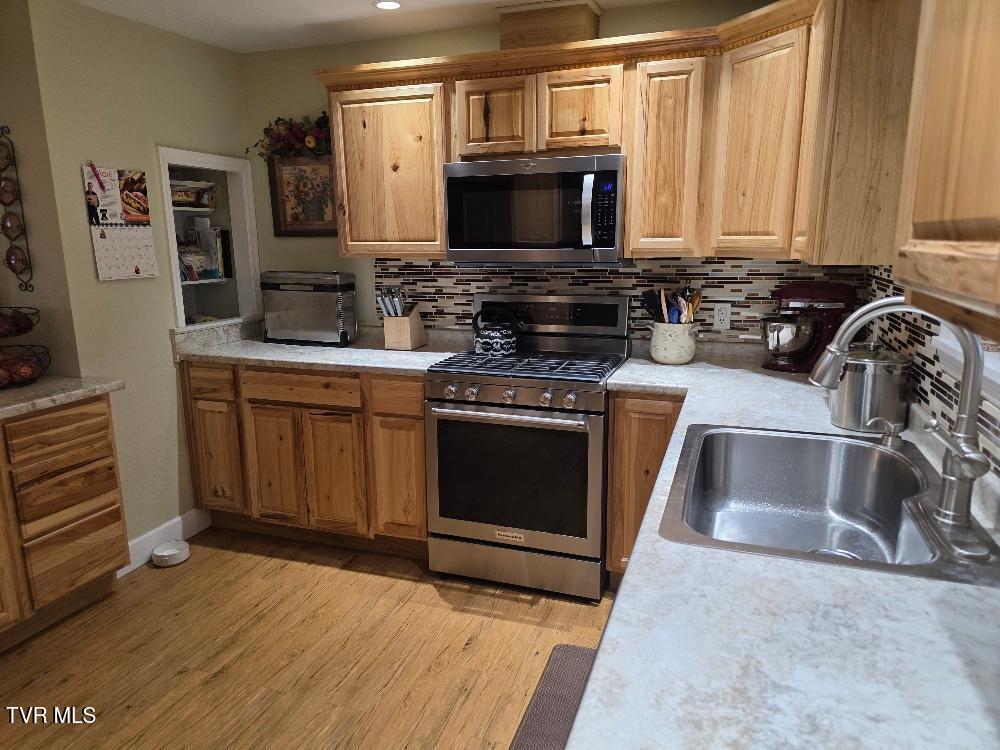 214 Elliott Avenue Erwin, TN 37650 - Photo 6 of 20 elliott kitchen 1