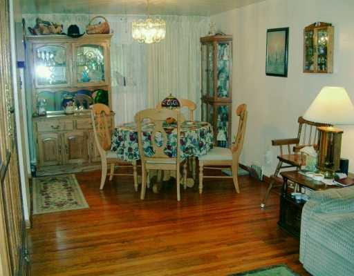 121 KIngs Road Braddock Hills, PA 15221 - Photo 2 of 8 Gallery Image 2