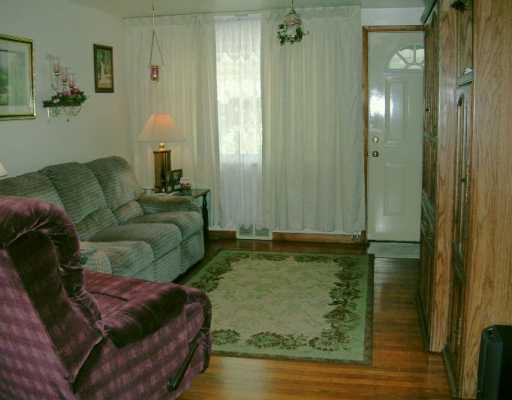 121 KIngs Road Braddock Hills, PA 15221 - Photo 4 of 8 Gallery Image 4