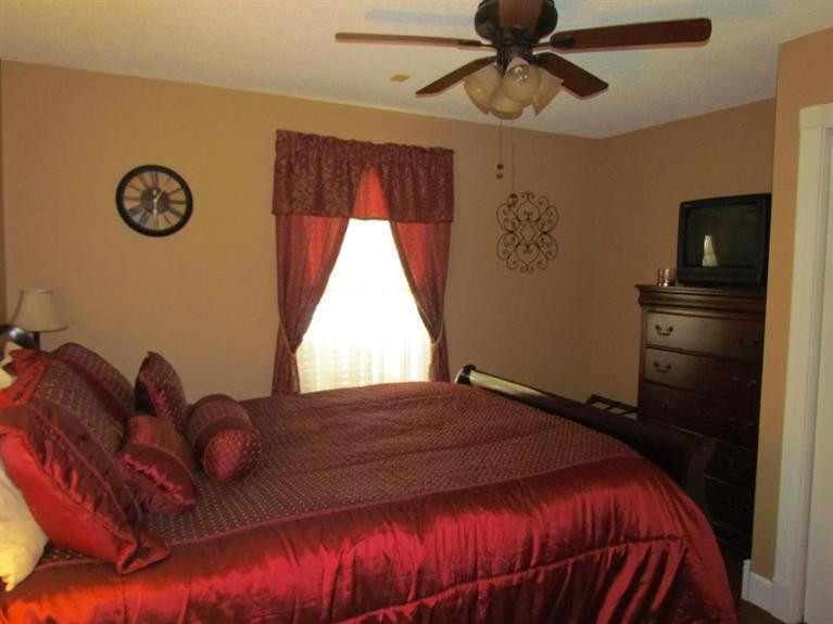 302 Sasser School Road London, KY 40744 - Photo 18 of 35 guest bedroom (first floor)