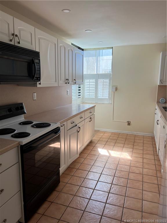 1950 Southwest Palm City Road, Unit 14201 Stuart, FL 34994 - Photo 9 of 13 Gallery Image 9