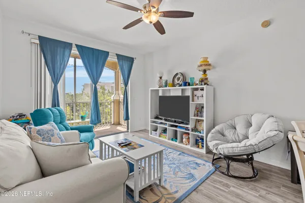 $172,500 | 7801 Point Meadows Drive, Unit 2302, Jacksonville, FL 32256