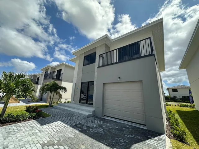 $3,599 | 232 Northwest 13th Street, Unit 232, Homestead, FL 33030