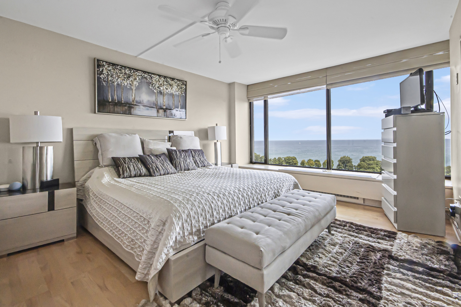 5455 North Sheridan Road, Unit 1602 Chicago, IL 60640 - Photo 11 of 30 Gallery Image 11
