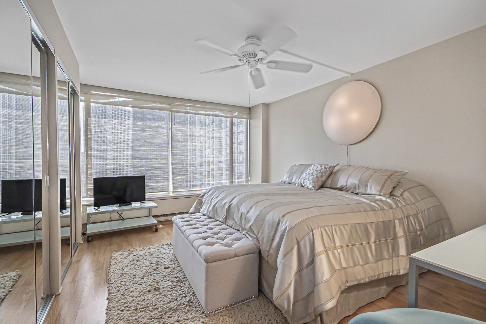 5455 North Sheridan Road, Unit 1602 Chicago, IL 60640 - Photo 13 of 30 Gallery Image 13