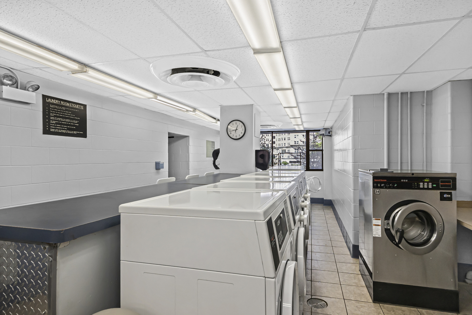 5455 North Sheridan Road, Unit 1602 Chicago, IL 60640 - Photo 18 of 30 Gallery Image 18